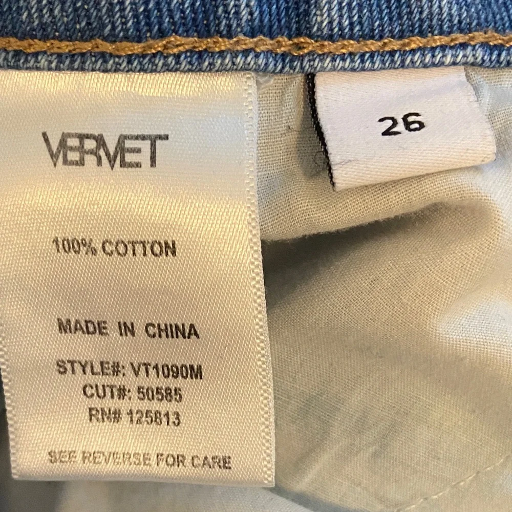 Altar'd State Vervet 100% Cotton Boyfriend Jeans Woman’s 26 Thrashed High-Rise